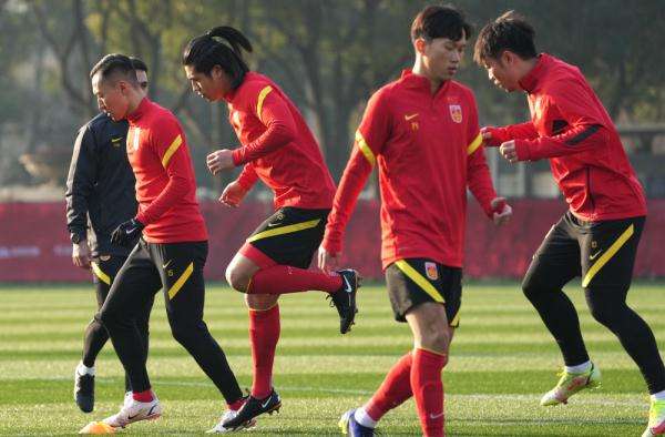 中国男子足球队，中国男子足球队首次进入世界杯是哪一年吗